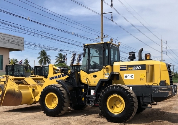 ขายรถตักล้อยาง KOMATSU WA320-7 ปี 2016 นำเข้าเองจากญี่ปุ่น สภาพสวยพร้อมใช้ มีVDOการทำงานครับ ขายรถตักล้อยาง KOMATSU WA320-7 ปี 2016 นำเข้าเองจากญี่ปุ่น สภาพสวยพร้อมใช้ มีVDOการทำงานครับ