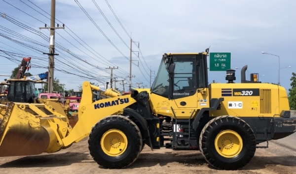 ขายรถตักล้อยาง KOMATSU WA320-7 ปี 2016 นำเข้าเองจากญี่ปุ่น สภาพสวยพร้อมใช้ มีVDOการทำงานครับ ขายรถตักล้อยาง KOMATSU WA320-7 ปี 2016 นำเข้าเองจากญี่ปุ่น สภาพสวยพร้อมใช้ มีVDOการทำงานครับ