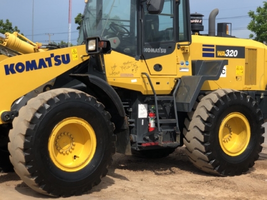 ขายรถตักล้อยาง KOMATSU WA320-7 ปี 2016 นำเข้าเองจากญี่ปุ่น สภาพสวยพร้อมใช้ มีVDOการทำงานครับ ขายรถตักล้อยาง KOMATSU WA320-7 ปี 2016 นำเข้าเองจากญี่ปุ่น สภาพสวยพร้อมใช้ มีVDOการทำงานครับ