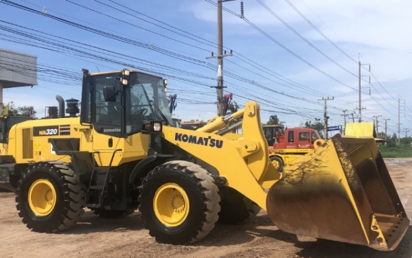 ขายรถตักล้อยาง KOMATSU WA320-7 ปี 2016 นำเข้าเองจากญี่ปุ่น สภาพสวยพร้อมใช้ มีVDOการทำงานครับ ขายรถตักล้อยาง KOMATSU WA320-7 ปี 2016 นำเข้าเองจากญี่ปุ่น สภาพสวยพร้อมใช้ มีVDOการทำงานครับ