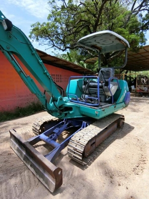 ขายรถขุดแบคโฮ KOMATSU PC30-7E ขนาดPc30รถเก่านอกแท้100\% คอลโทนสั้นปั๊มนิ้ว มีหัวแย๊กFURUKAWA พร้อมบุ้งกี๋ ระบบไว รถพร้อมใช้งาน เอกสารใบอินวอยครบ  ราคา 470,000 ต่อรองได้ ☎ ติดต่อ 096-3268553 (สถิตย์พันธ์) ???? ID LINE 0963268553 ????ร้านรุ่งเจริญแทรกเตอร์ อ