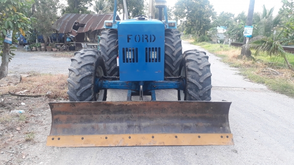 ขายฟอดร์ 7840 คาราโล่  6สูบ 105  แรง เกียรกลาง 8&times;2  พร้อมทะเบียน ราคา 690000บาท พร้อมใช้