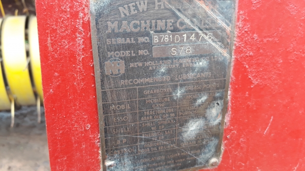 ขายตามสภาพเครื่องอัดฟางนิวฮอลแลนด์ S 78 ใช้งานปกติ