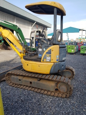 ถึงไทยแล้วครับ PC30MR-2 เก่าญี่ปุ่น ไม่เคยใช้ในไทย สวยๆ ใช้น้อยมาก 1,200ชม. ปี2007