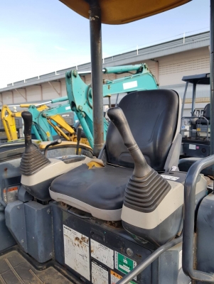 ถึงไทยแล้วครับ PC30MR-2 เก่าญี่ปุ่น ไม่เคยใช้ในไทย สวยๆ ใช้น้อยมาก 1,200ชม. ปี2007