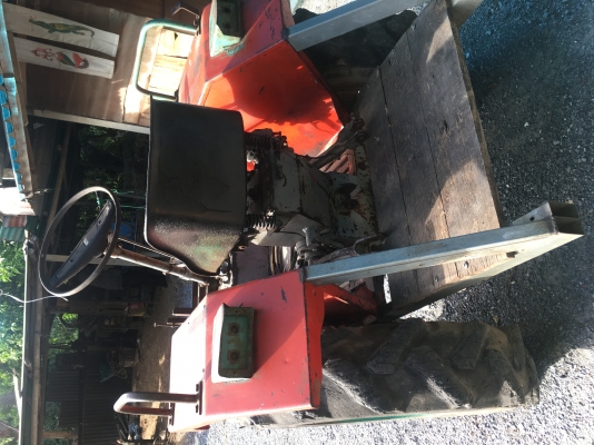 รถไถนั่งขับสามเกียร์พร้อมใช้สภาพดี สนใจ0848017186 รถไถนั่งขับสามเกียร์พร้อมใช้สภาพดี สนใจ0848017186