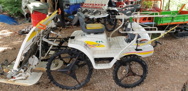 รถดำนา 4 แถว 1 หัวดำ ดึงสตาร์ท  พร้อมใช้งาน