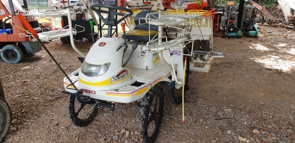 รถดำนา 4 แถว 1 หัวดำ ดึงสตาร์ท  พร้อมใช้งาน