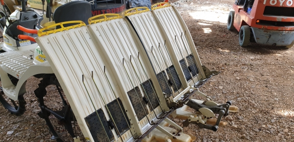 รถดำนา 4 แถว 1 หัวดำ ดึงสตาร์ท  พร้อมใช้งาน