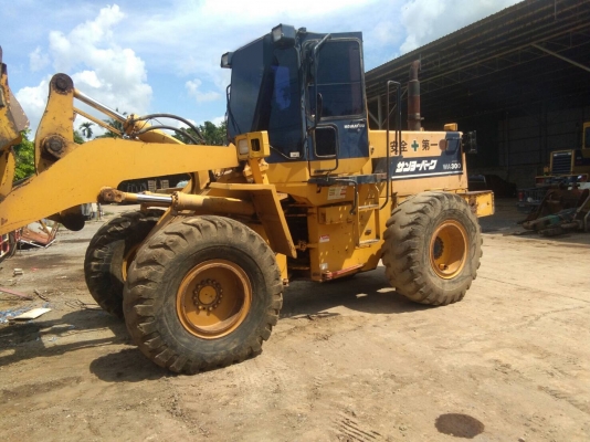ขายรถตัก KOMATSU WA300-1 สวยๆเดิมๆ สนใจโทร 081-970-1072 ขายรถตัก KOMATSU WA300-1 สวยๆเดิมๆ สนใจโทร 081-970-1072