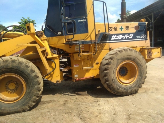 ขายรถตัก KOMATSU WA300-1 สวยๆเดิมๆ สนใจโทร 081-970-1072