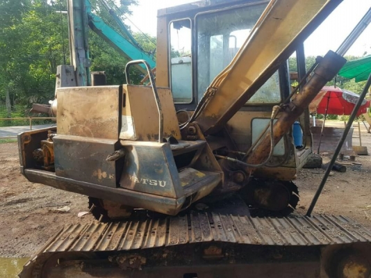 ขายแบคโฮKOMATSU PC60-5 มีหัวคีปบุ้งกี๋ราคา 200,000 ขายแบคโฮKOMATSU PC60-5 มีหัวคีปบุ้งกี๋ราคา 200,000