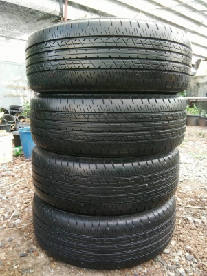 ขายยาง บริดจสโตน 215/60R16 ปี17 ชุดละ 2800 บาท