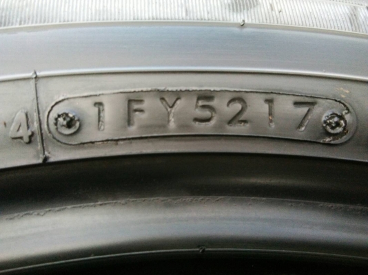 ขายยาง TOYO 225/55R19 ปลายปี17 ชุดละ 4500 บาท ขายยาง TOYO 225/55R19 ปลายปี17 ชุดละ 4500 บาท