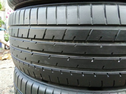 ขายยาง TOYO 225/55R19 ปลายปี17 ชุดละ 4500 บาท