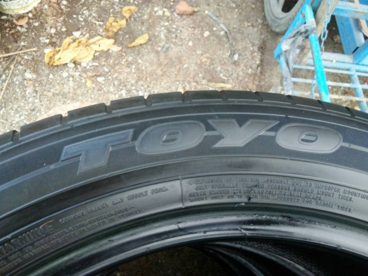 ขายยาง TOYO 225/55R19 ปลายปี17 ชุดละ 4500 บาท