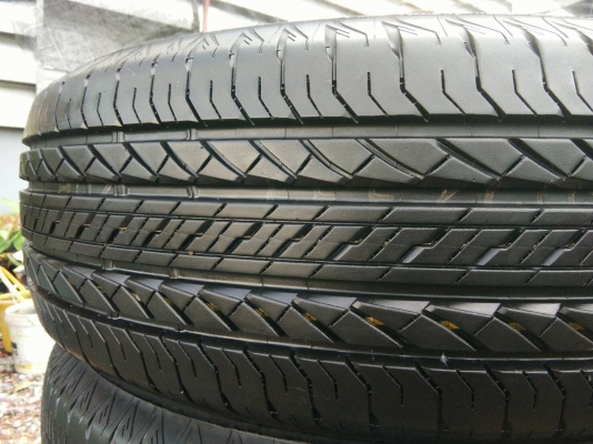 ขายยาง 225/60R18 ปี17 ชุดละ 4300 บาท ขายยาง 225/60R18 ปี17 ชุดละ 4300 บาท