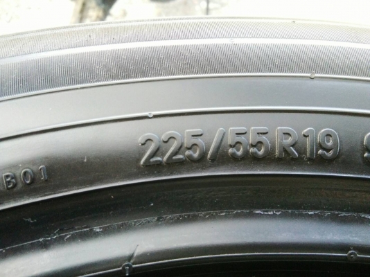 ขายยาง TOYO 225/55R19 ปี18 ชุดละ 5900 บาท