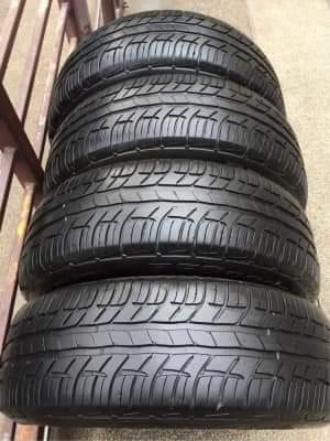 ยาง​ BF​ Goodrich​ 215 60​ 16​ ปี18 ดอกเต็ม​ ไม่มี​ปะ​ เนื้อนิ่มๆ ใช้ยาว ราคาไม่​แพง​