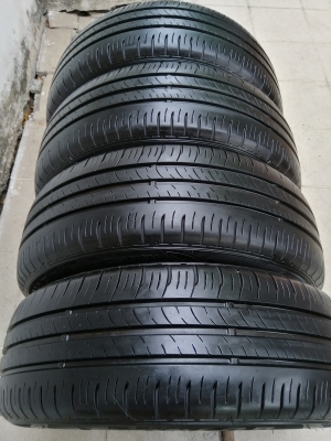 ยาง Dunlop 205 60 16 กลางปี18 ดอกเต็ม เนื้อนิ่มๆ ไม่มีปะ ใช้ยาว มีให้เลือก2ชุด ราคาไม่แพง