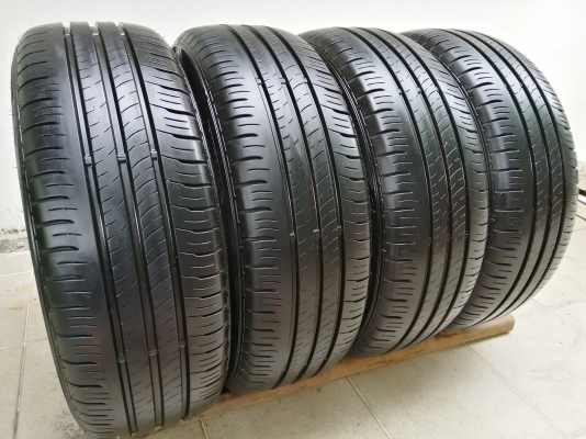 ยาง Dunlop 205 60 16 กลางปี18 ดอกเต็ม เนื้อนิ่มๆ ไม่มีปะ ใช้ยาว มีให้เลือก2ชุด ราคาไม่แพง