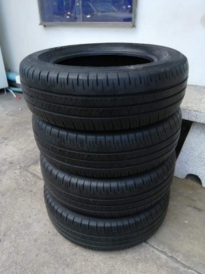 ยาง Dunlop 205 60 16 กลางปี18 ดอกเต็ม เนื้อนิ่มๆ ไม่มีปะ ใช้ยาว มีให้เลือก2ชุด ราคาไม่แพง