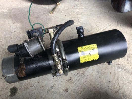 มอเตอร์ ไฮดรอลิคมีล้อ 4 ตัว พร้อมมอเตอร์ปั้ม 24v