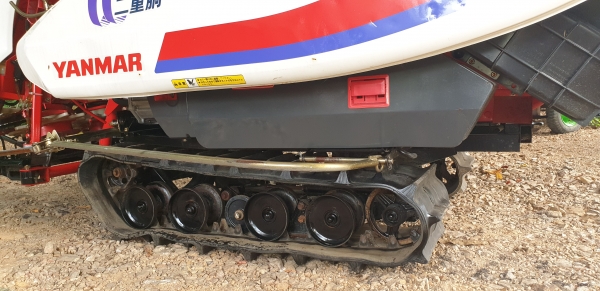 รถเกี่ยวข้าว 2 แถวนั่งขับ พร้อมใช้งาน