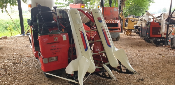 รถเกี่ยวข้าว 2 แถวนั่งขับ พร้อมใช้งาน