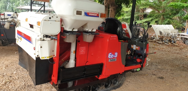 รถเกี่ยวข้าว 2 แถวนั่งขับ พร้อมใช้งาน