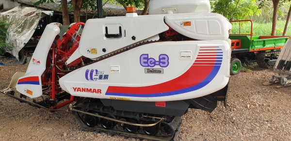 รถเกี่ยวข้าว 2 แถวนั่งขับ พร้อมใช้งาน