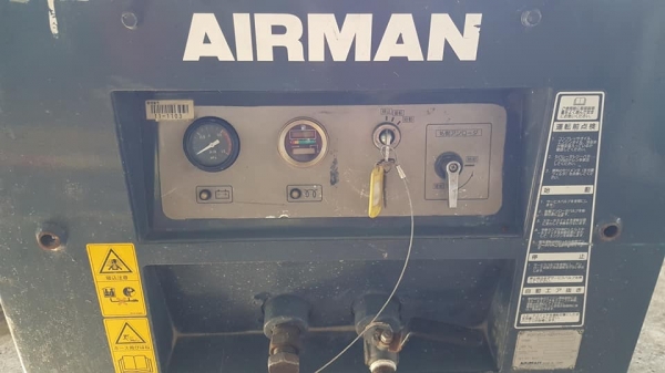 SALE* FROM JAPAN สินค้าเพิ่งนำเข้า จากญี่ปุ่นโดยตรง*เครื่องปั๊มลม แบบเครื่องยนต์ดีเซล *AIRMAN PDS70S สินค้าเก่านอก