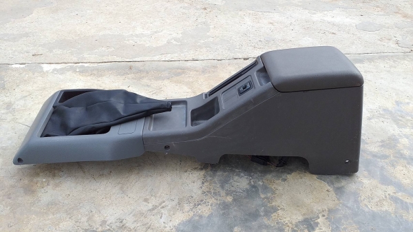 คอนโซลกลางisuzu mu สวิตซ์ปรับกระจก ครอบเกียดราก้อน ใส่ tfr vega cameo 2500 บาท คอนโซลกลางisuzu mu สวิตซ์ปรับกระจก ครอบเกียดราก้อน ใส่ tfr vega cameo 2500 บาท