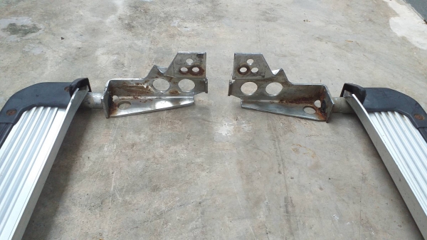 บรรไดข้าง isuzu mu ใส่ tfr cameo vega  คู่ละ 2500 บาท