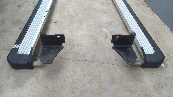 บรรไดข้าง isuzu mu ใส่ tfr cameo vega  คู่ละ 2500 บาท