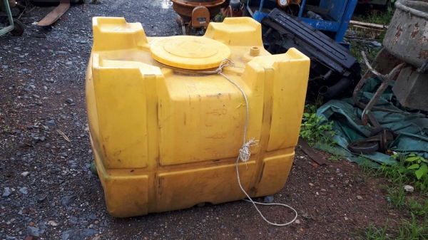 ขาย แท๊งก์น้ำ ถังใส่น้ำ ขนาด 500 ลิตร สำหรับเครื่องโม่ ผสมปูน ติดรถบรรทุก เก่าญี่ปุ่น