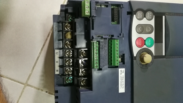 อินเวอร์เตอร์ฟูจิ 3แรง 2.2kw สภาพพร้อมใช้งานมาก