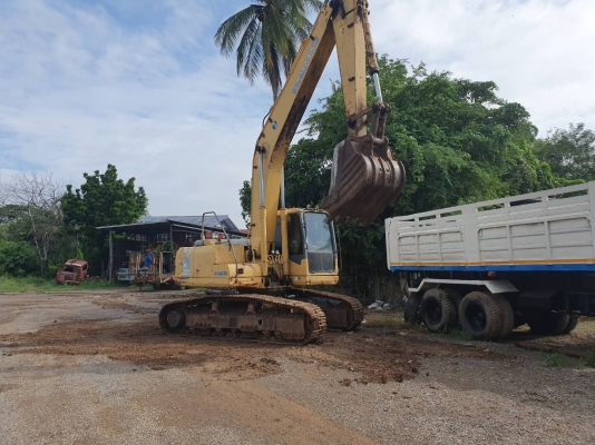 ขาย KoMATSU PC200-7  สภาพสวยพร้อมใช้ เอกสารเล่มทะเบียน ราคา780,000บาท ติดต่อคุณอ๊อฟ พิจิตร 091-881-5504
