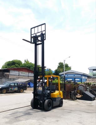 ขายรถยกโฟร์คลิฟท์ยี่ห้อTCM 2.5ตัน ดีเซล เสาสูง4เมตร