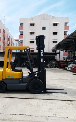 ขายรถยกโฟร์คลิฟท์ยี่ห้อTCM 2.5ตัน ดีเซล เสาสูง4เมตร