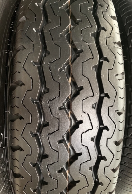 ยางใหม่ป้ายแดง 195-15 Dunlop ปี 19 ดอกเต็ม ตุ่มเป้งๆ ยางใหม่ป้ายแดง 195-15 Dunlop ปี 19 ดอกเต็ม ตุ่มเป้งๆ