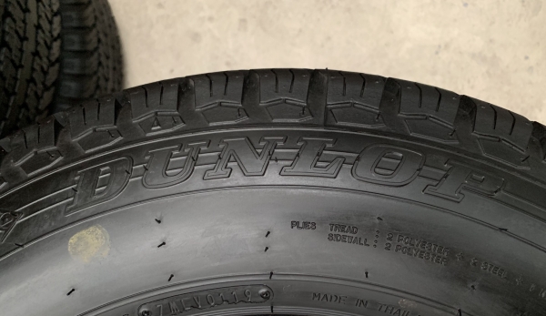 ยางใหม่ป้ายแดง 195-15 Dunlop ปี 19 ดอกเต็ม ตุ่มเป้งๆ ยางใหม่ป้ายแดง 195-15 Dunlop ปี 19 ดอกเต็ม ตุ่มเป้งๆ