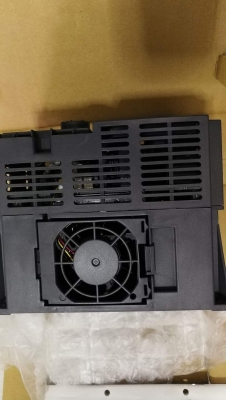 อินเวอ์เตอร์มิตชู5แรง220v รุ่นD720ใช้งานยาวๆ