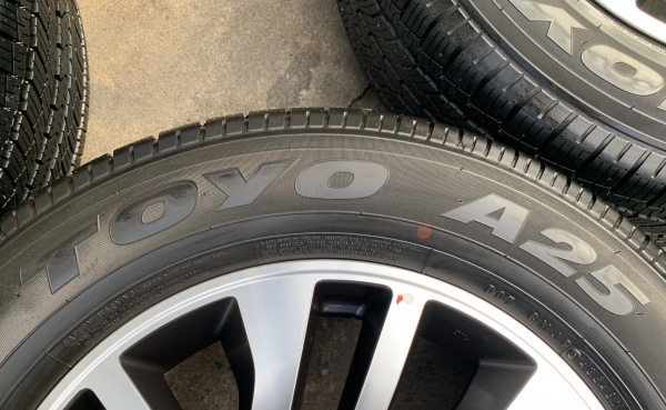 ล้อแม็กป้ายแดง Nissan Navara Caliber NP300 ขอบ 18 พร้อมยางป้ายแดง 255-60-18 TOYO ปลายปี 18 ล้อแม็กป้ายแดง Nissan Navara Caliber NP300 ขอบ 18 พร้อมยางป้ายแดง 255-60-18 TOYO ปลายปี 18