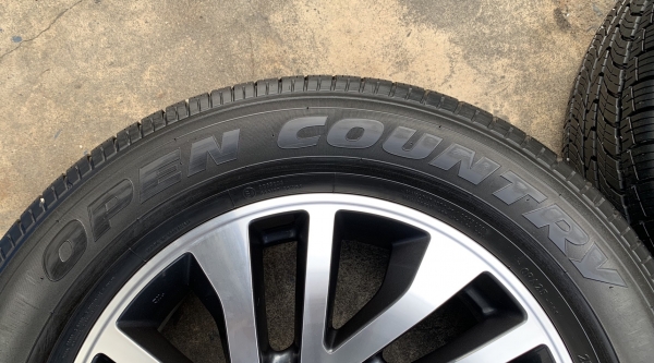 ล้อแม็กป้ายแดง Nissan Navara Caliber NP300 ขอบ 18 พร้อมยางป้ายแดง 255-60-18 TOYO ปลายปี 18 ล้อแม็กป้ายแดง Nissan Navara Caliber NP300 ขอบ 18 พร้อมยางป้ายแดง 255-60-18 TOYO ปลายปี 18