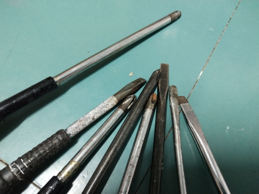 ขายไขควงชุด8ด้ามMADE IN JAPAN. มือสอง ขายไขควงชุด8ด้ามMADE IN JAPAN. มือสอง