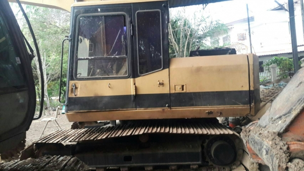 ขายรถแบคโฮ CAT E120B เอกสารอินวอย แอร์พร้อม ราคา 550000