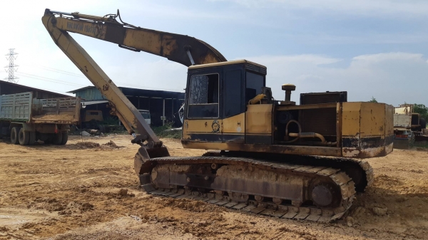 ขาย 375,000 แบคโฮบูมยาว 16 ม. CAT E 200 B เครื่องดี ปั้มแรง เอวแน่น ช่วงล่างดี บูมอามร์มีปะ รถพร้อมใช้งาน  รถอยู่ อยุธยา 090-772-3710 090-772-3708