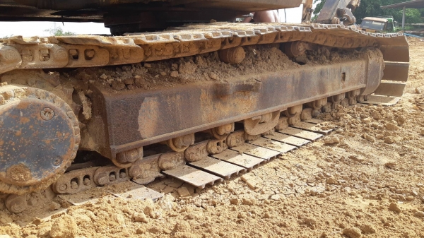 ขาย 375,000 แบคโฮบูมยาว 16 ม. CAT E 200 B เครื่องดี ปั้มแรง เอวแน่น ช่วงล่างดี บูมอามร์มีปะ รถพร้อมใช้งาน  รถอยู่ อยุธยา 090-772-3710 090-772-3708