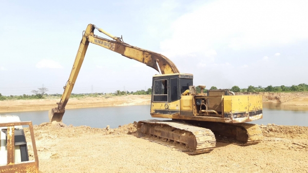 ขาย 375,000 แบคโฮบูมยาว 16 ม. CAT E 200 B เครื่องดี ปั้มแรง เอวแน่น ช่วงล่างดี บูมอามร์มีปะ รถพร้อมใช้งาน  รถอยู่ อยุธยา 090-772-3710 090-772-3708